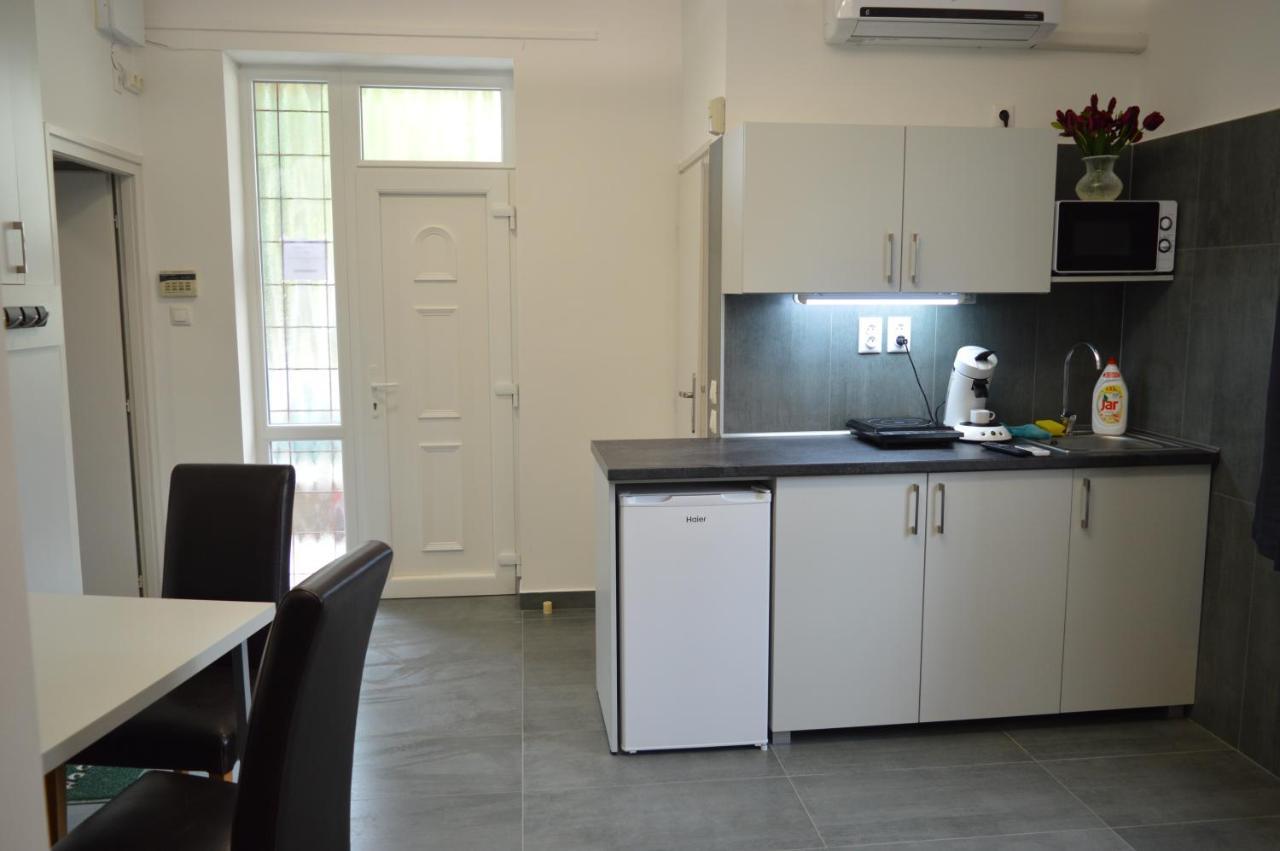 Belvarosi Apartman Pécs Buitenkant foto