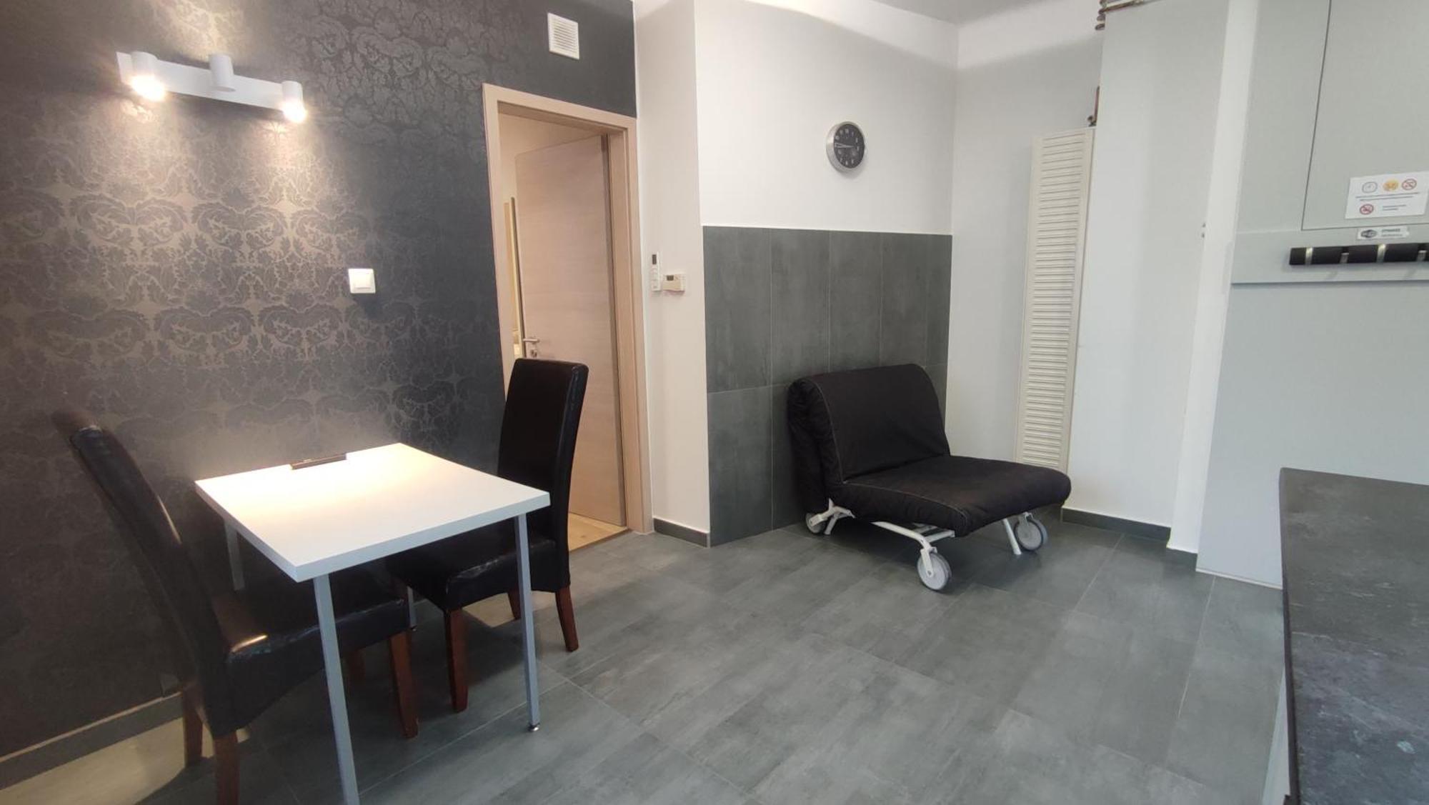 Belvarosi Apartman Pécs Buitenkant foto